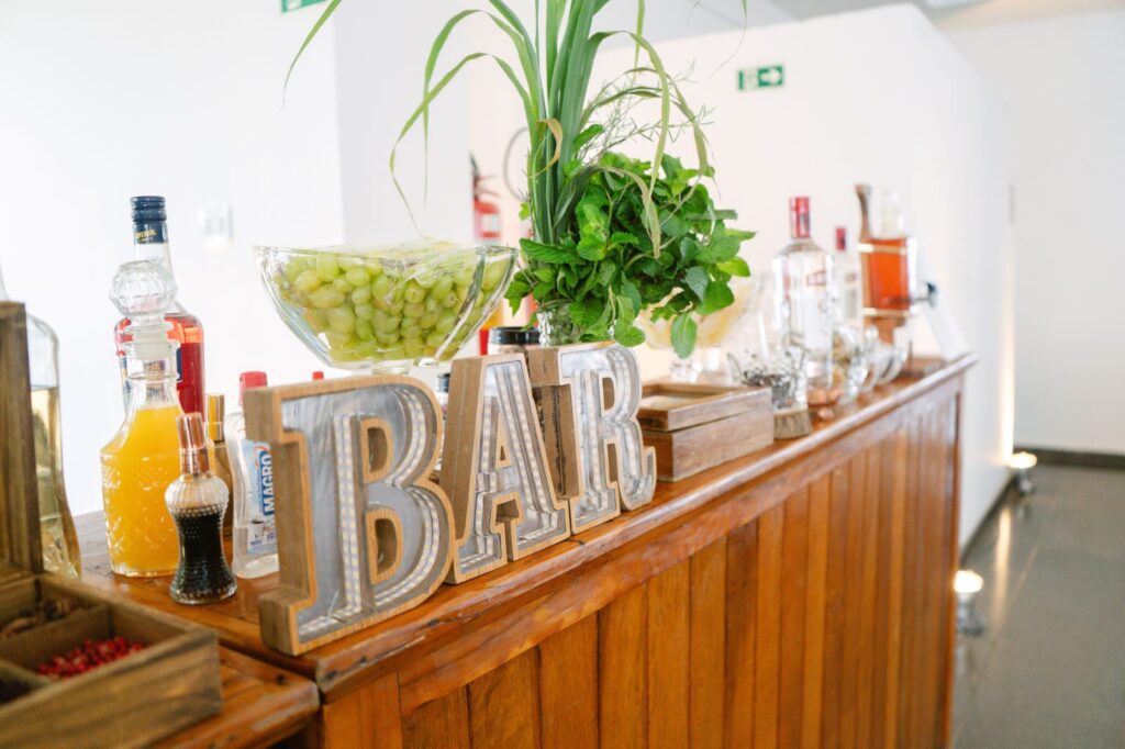 Open bar para casamentos, experiência gastronômica, serviço de bebidas para casamento